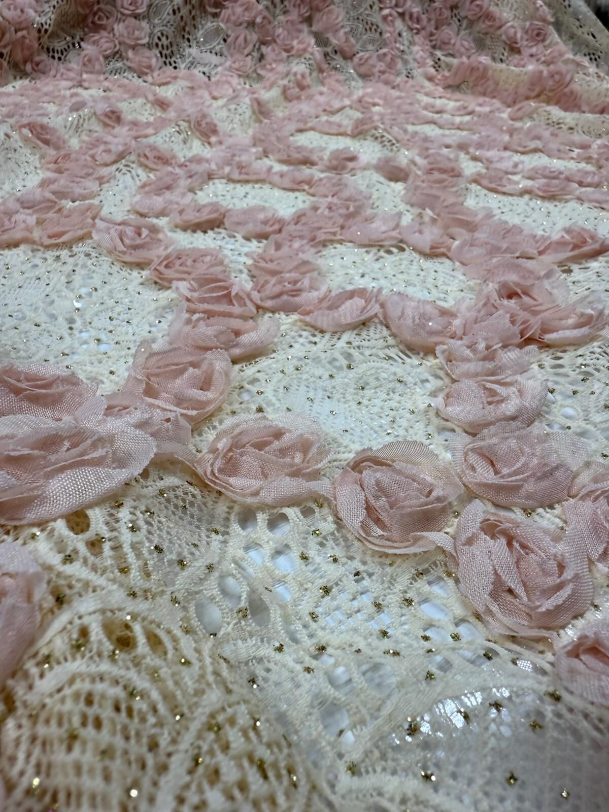 GÜL MOTİFLİ DANTEL