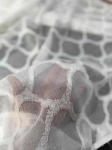 KABARTMA DESENLİ TÜL PERDE