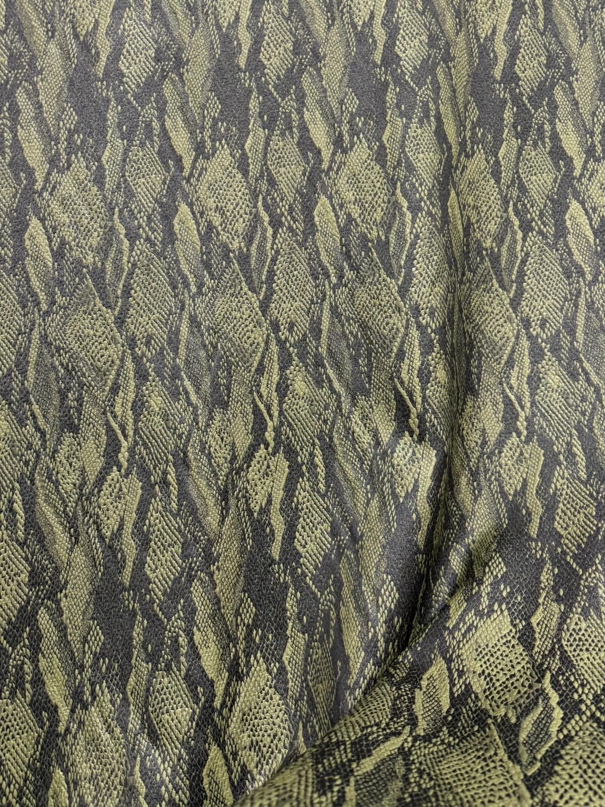 YILAN DERİSİ EFEKTLİ BROKAR