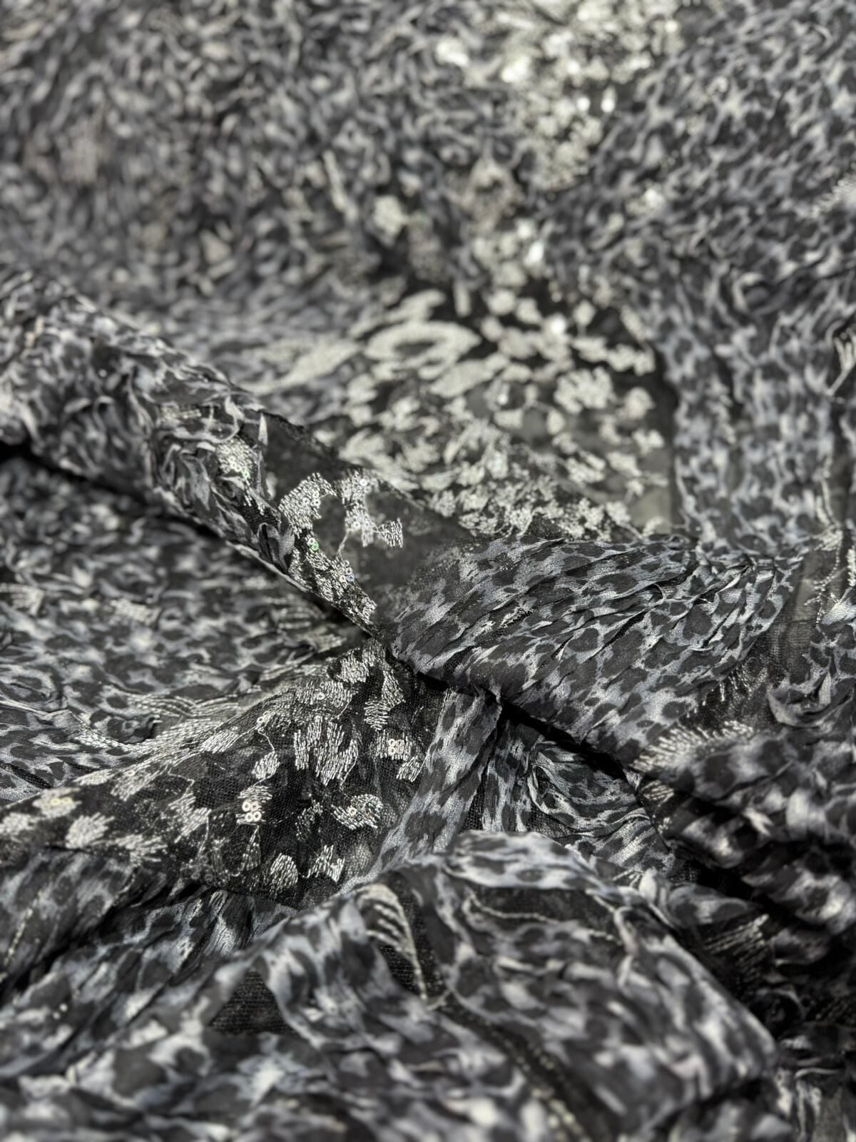 LEOPAR BRODE İŞLEMELİ ABİYELİK KUMAŞ