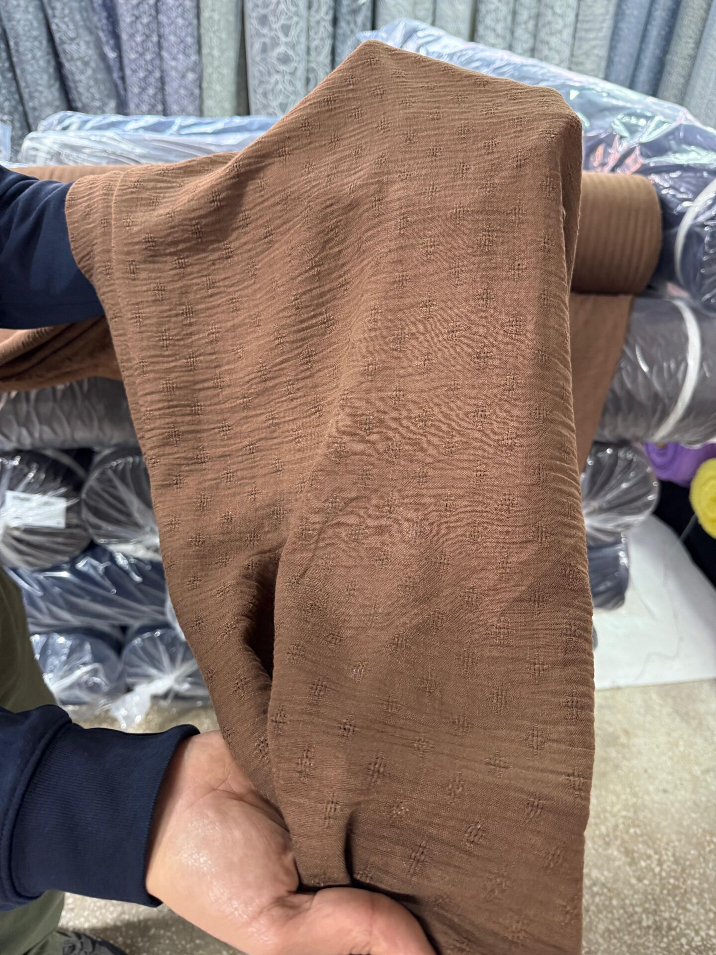 KAHVERENGİ İŞLEMELİ VİSKON