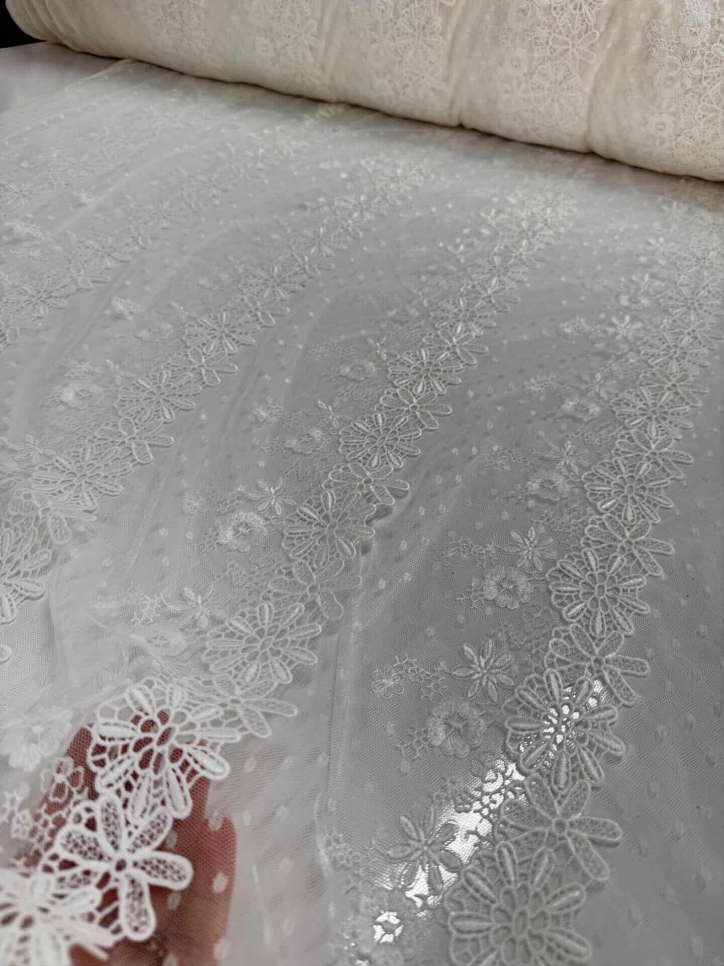 3 BOYUTLU DANTEL TÜL EKRU