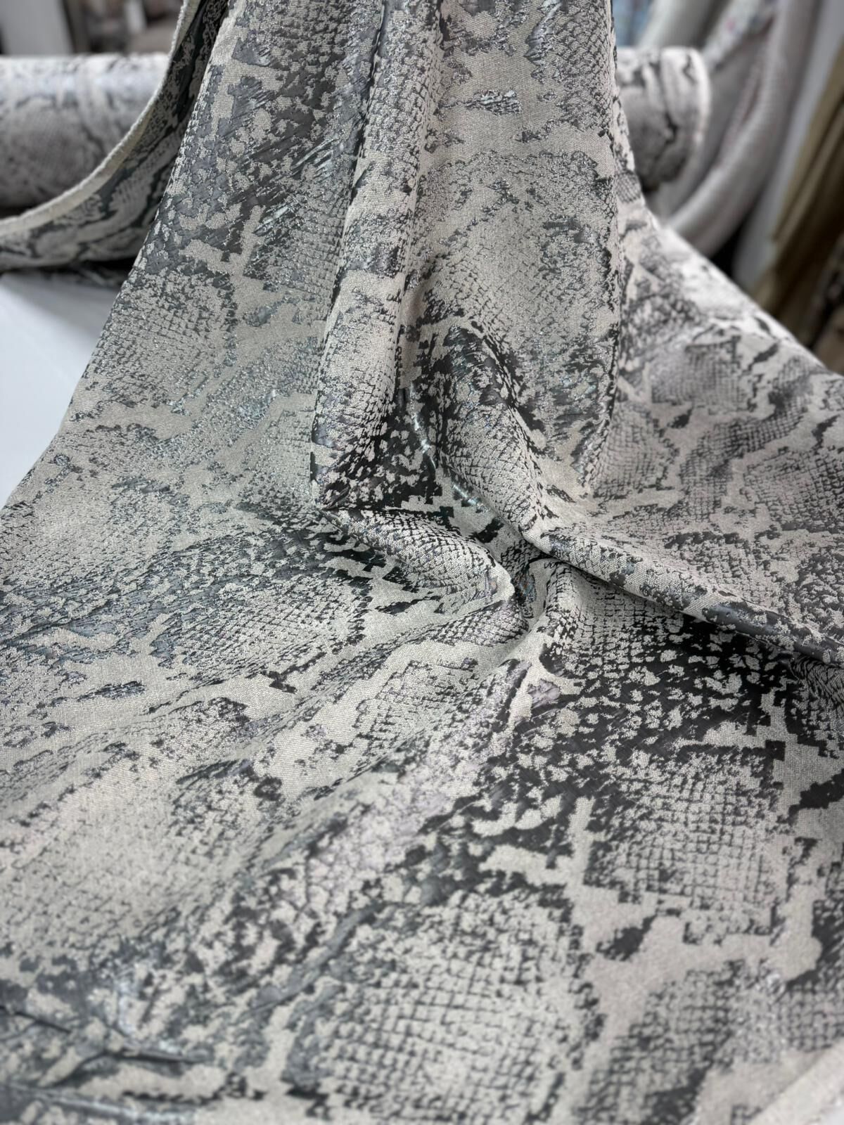 SİM DETAYLI DÖŞEMELİK KUMAŞ