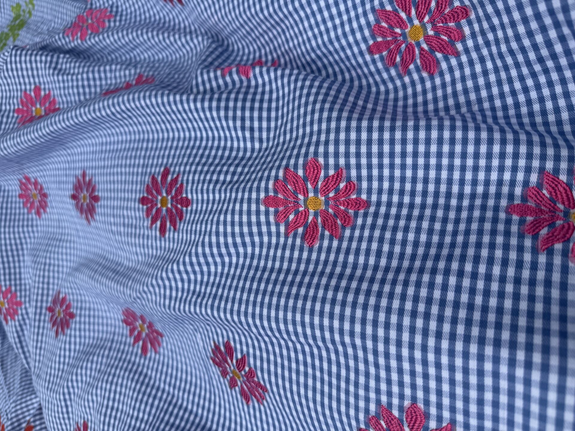 ÇİÇEK NAKIŞLI EKOSE VİSKON KUMAŞ pembe