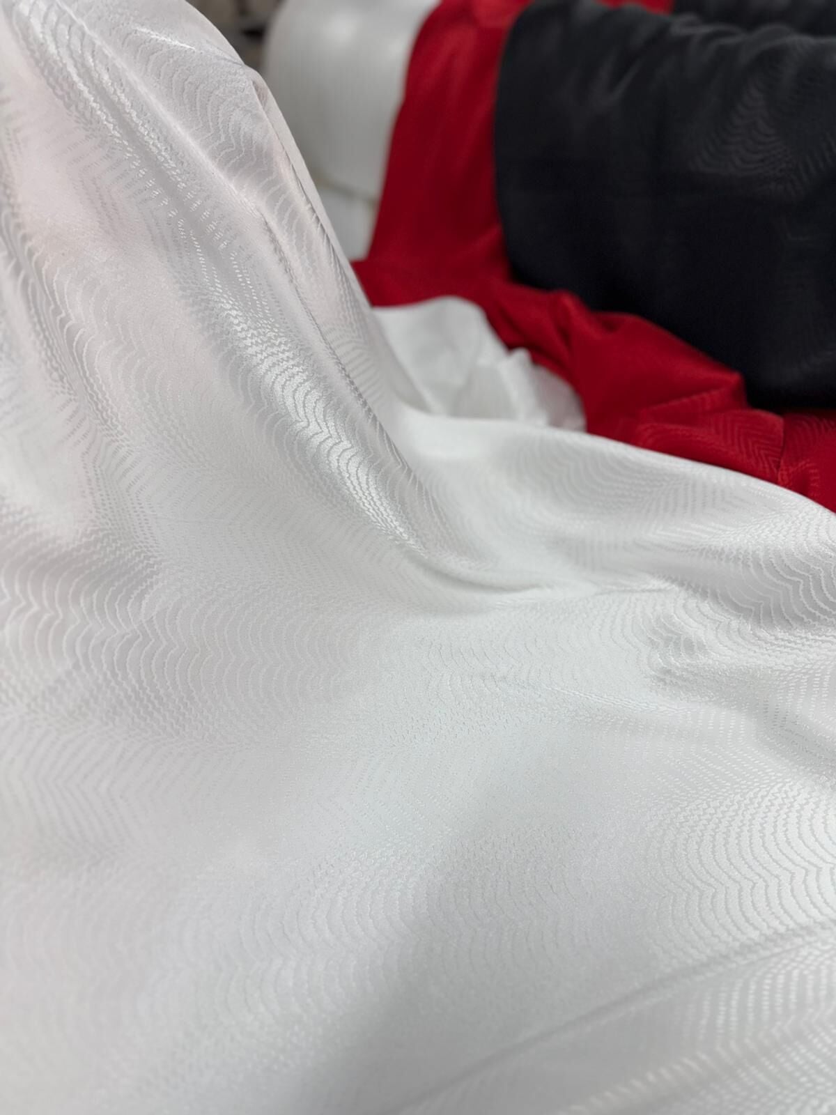 JAKARLI SATEN KUMAŞ VİP beyaz